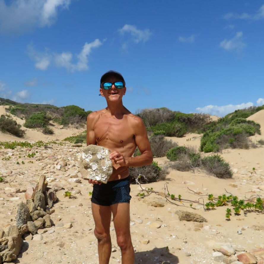 Ant Buffelsbaai iunearthed land art collective