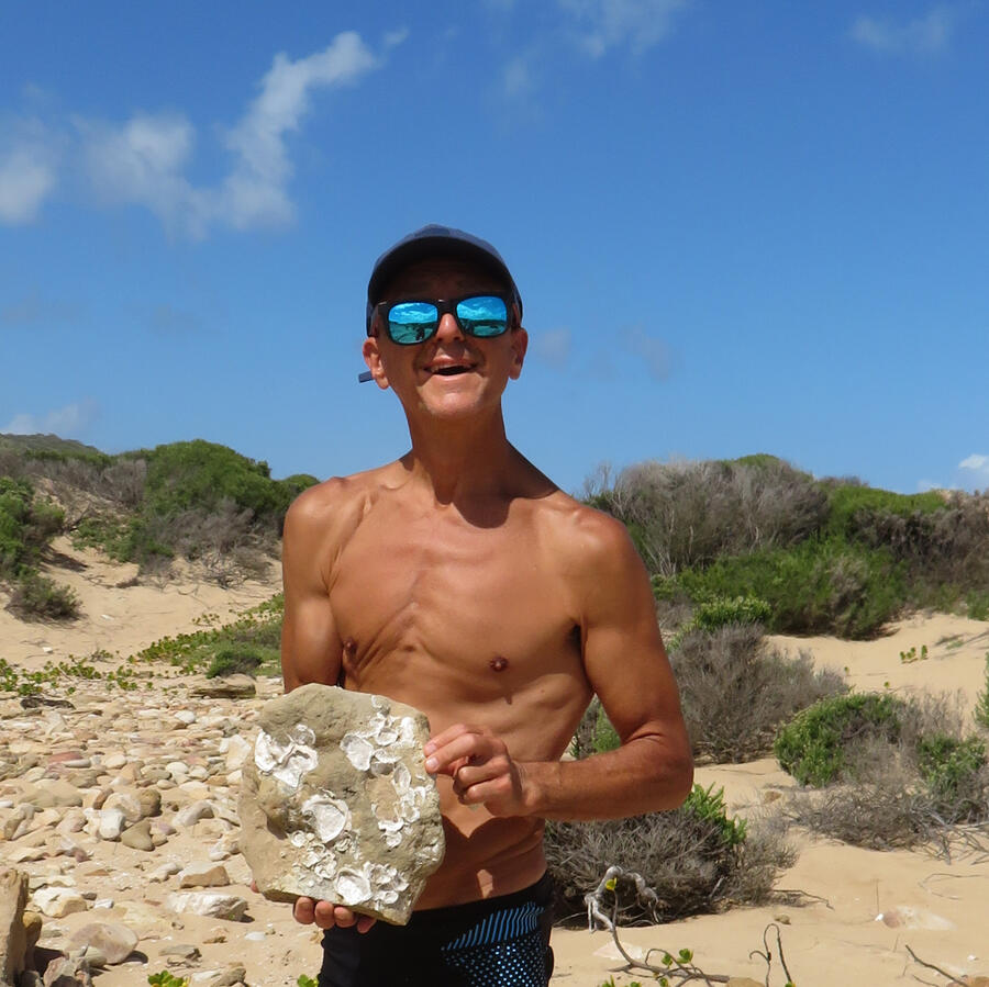 Ant Buffelsbaai iunearthed land art collective